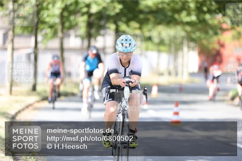 11.08.2024 - GEWOBA Citytriathlon Bremen H.Heesch http://msf.ph/oto/6800502 11.08.2024 11:59:31 Laufen  meine-sportfotos.de