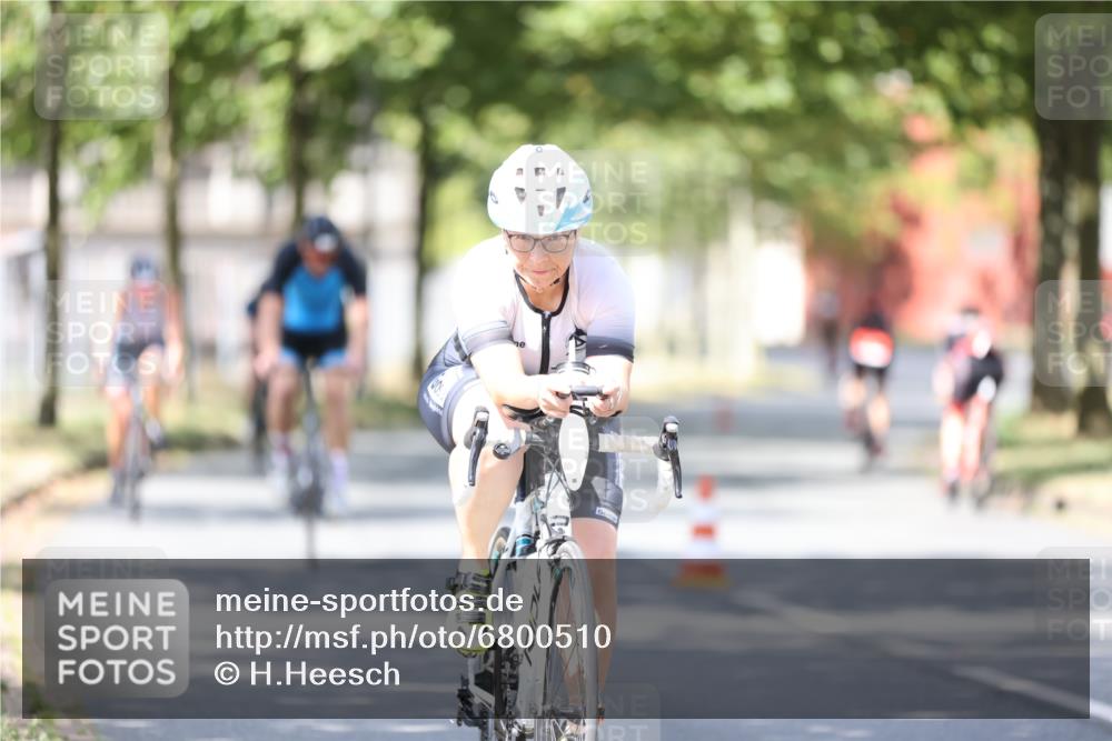 11.08.2024 - GEWOBA Citytriathlon Bremen H.Heesch http://msf.ph/oto/6800510 11.08.2024 11:59:32 Laufen  meine-sportfotos.de