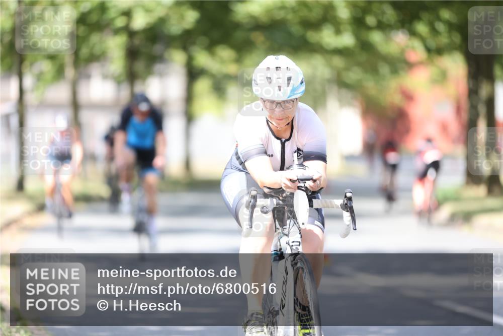 11.08.2024 - GEWOBA Citytriathlon Bremen H.Heesch http://msf.ph/oto/6800516 11.08.2024 11:59:32 Laufen  meine-sportfotos.de