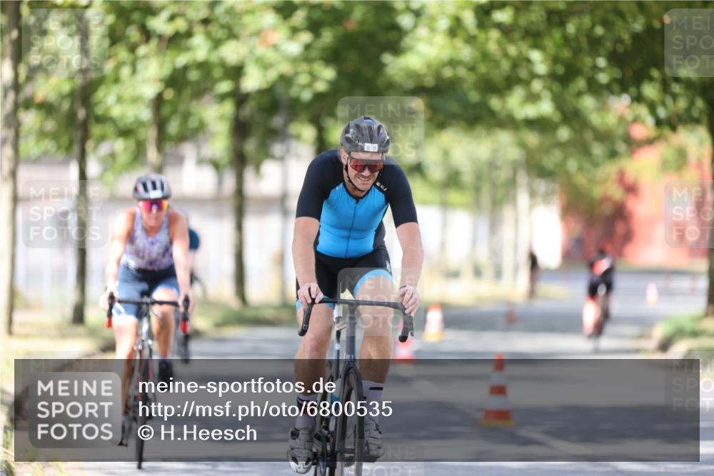 11.08.2024 - GEWOBA Citytriathlon Bremen H.Heesch http://msf.ph/oto/6800535 11.08.2024 11:59:33 Laufen  meine-sportfotos.de