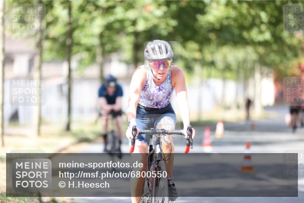 11.08.2024 - GEWOBA Citytriathlon Bremen H.Heesch http://msf.ph/oto/6800550 11.08.2024 11:59:34 Laufen  meine-sportfotos.de