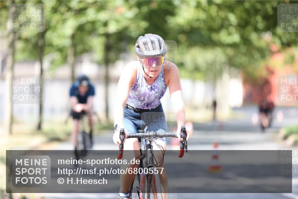 11.08.2024 - GEWOBA Citytriathlon Bremen H.Heesch http://msf.ph/oto/6800557 11.08.2024 11:59:34 Laufen  meine-sportfotos.de