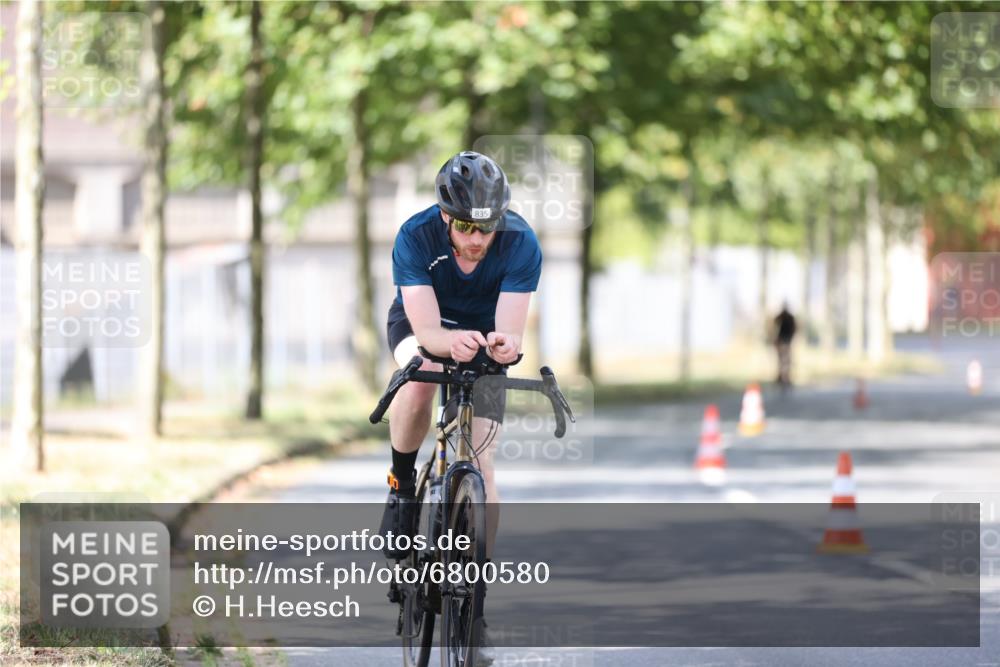 11.08.2024 - GEWOBA Citytriathlon Bremen H.Heesch http://msf.ph/oto/6800580 11.08.2024 11:59:35 Laufen  meine-sportfotos.de