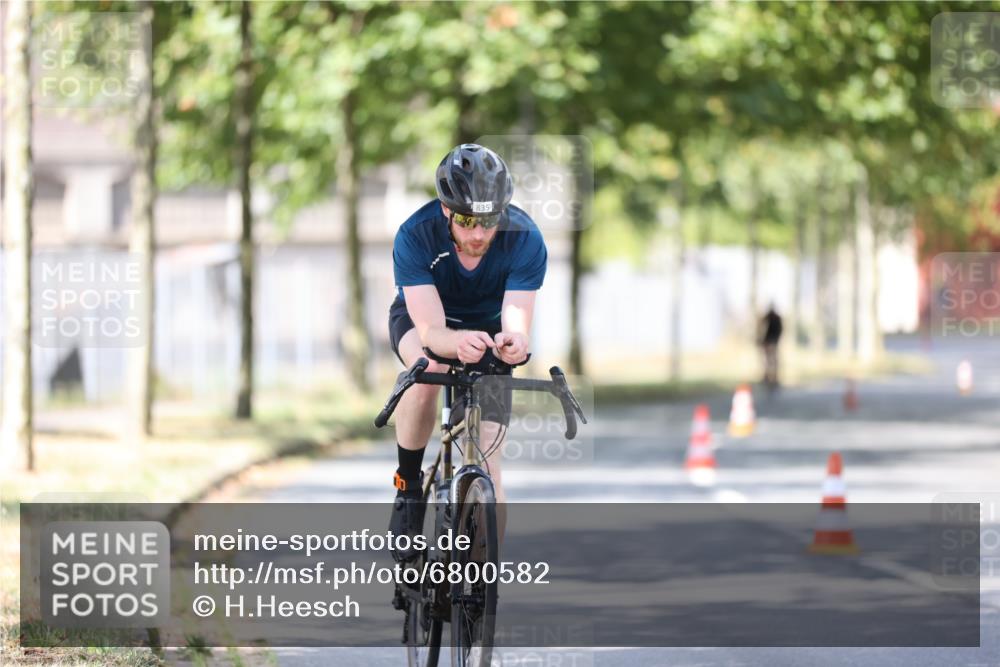 11.08.2024 - GEWOBA Citytriathlon Bremen H.Heesch http://msf.ph/oto/6800582 11.08.2024 11:59:35 Laufen  meine-sportfotos.de