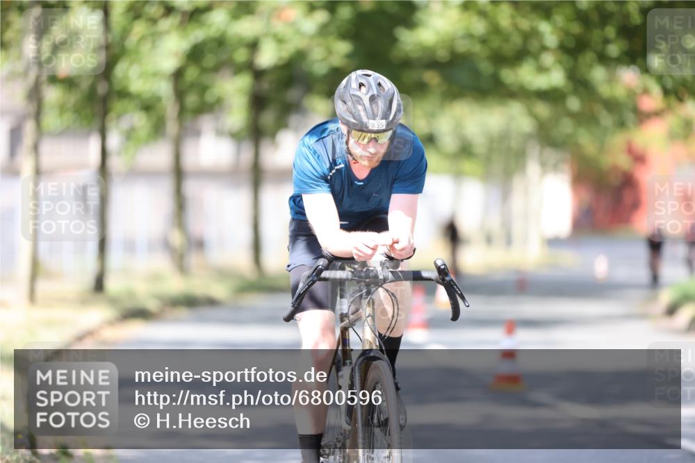 11.08.2024 - GEWOBA Citytriathlon Bremen H.Heesch http://msf.ph/oto/6800596 11.08.2024 11:59:36 Laufen  meine-sportfotos.de