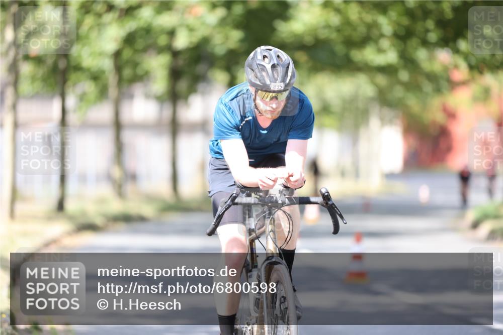 11.08.2024 - GEWOBA Citytriathlon Bremen H.Heesch http://msf.ph/oto/6800598 11.08.2024 11:59:36 Laufen  meine-sportfotos.de