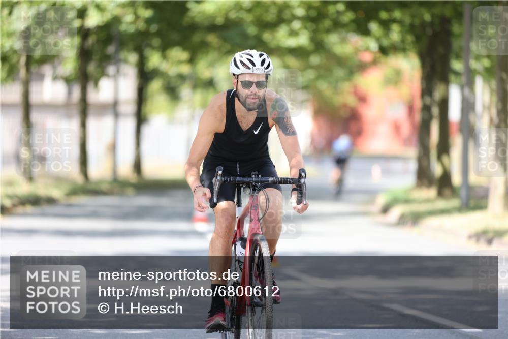 11.08.2024 - GEWOBA Citytriathlon Bremen H.Heesch http://msf.ph/oto/6800612 11.08.2024 11:59:44 Laufen  meine-sportfotos.de