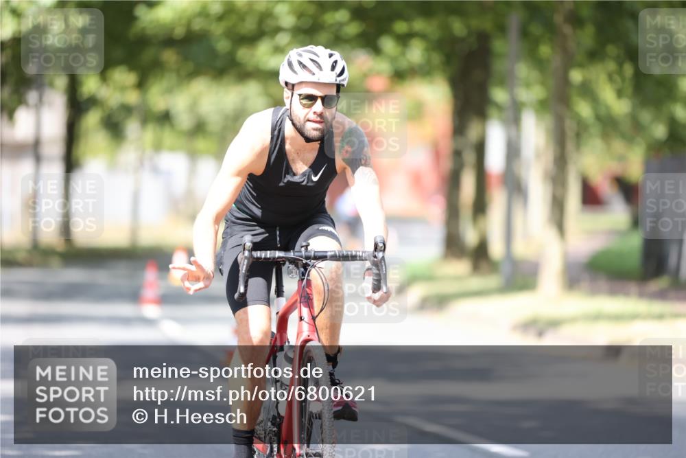 11.08.2024 - GEWOBA Citytriathlon Bremen H.Heesch http://msf.ph/oto/6800621 11.08.2024 11:59:44 Laufen  meine-sportfotos.de