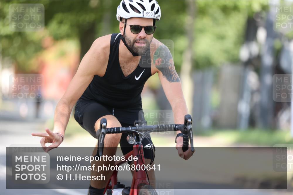 11.08.2024 - GEWOBA Citytriathlon Bremen H.Heesch http://msf.ph/oto/6800641 11.08.2024 11:59:45 Laufen  meine-sportfotos.de