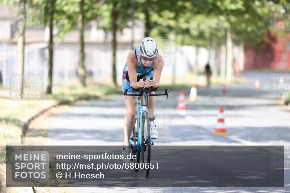 11.08.2024 - GEWOBA Citytriathlon Bremen H.Heesch http://msf.ph/oto/6800651 11.08.2024 12:00:00 Laufen  meine-sportfotos.de