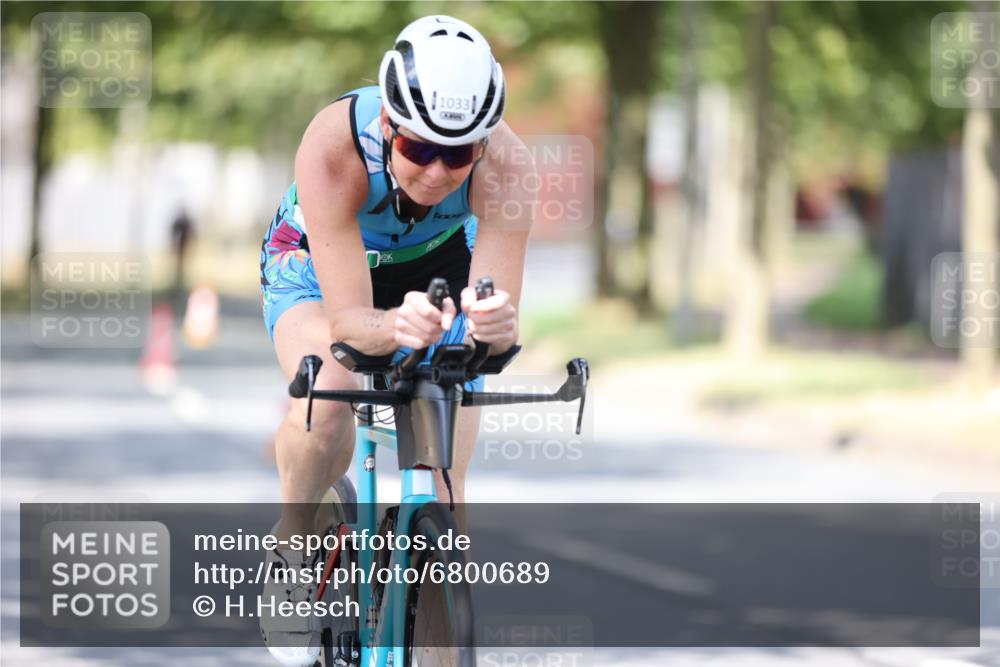 11.08.2024 - GEWOBA Citytriathlon Bremen H.Heesch http://msf.ph/oto/6800689 11.08.2024 12:00:01 Laufen  meine-sportfotos.de