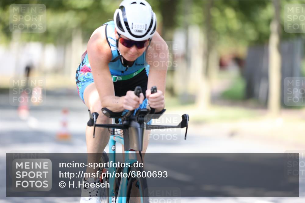 11.08.2024 - GEWOBA Citytriathlon Bremen H.Heesch http://msf.ph/oto/6800693 11.08.2024 12:00:01 Laufen  meine-sportfotos.de