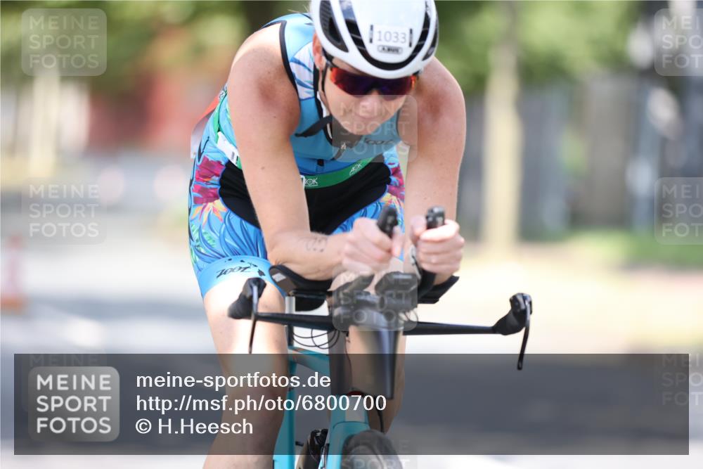 11.08.2024 - GEWOBA Citytriathlon Bremen H.Heesch http://msf.ph/oto/6800700 11.08.2024 12:00:01 Laufen  meine-sportfotos.de
