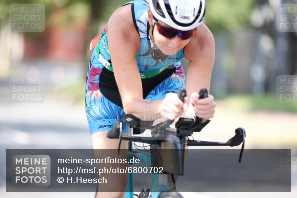 11.08.2024 - GEWOBA Citytriathlon Bremen H.Heesch http://msf.ph/oto/6800702 11.08.2024 12:00:01 Laufen  meine-sportfotos.de