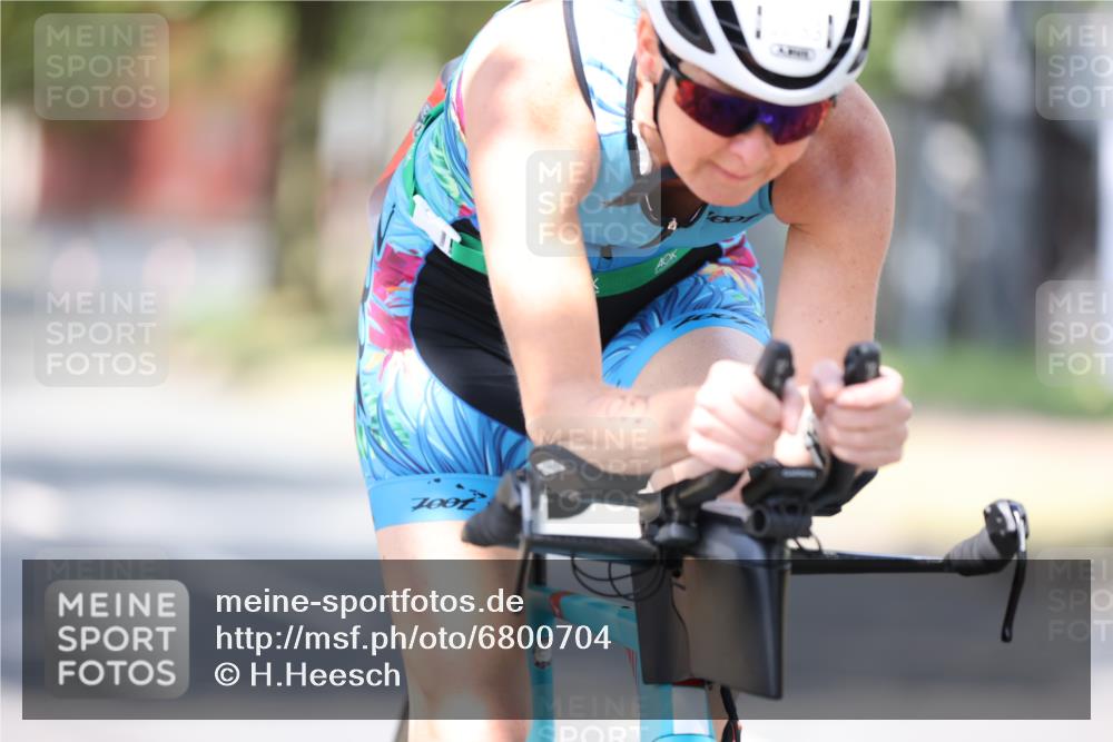 11.08.2024 - GEWOBA Citytriathlon Bremen H.Heesch http://msf.ph/oto/6800704 11.08.2024 12:00:01 Laufen  meine-sportfotos.de
