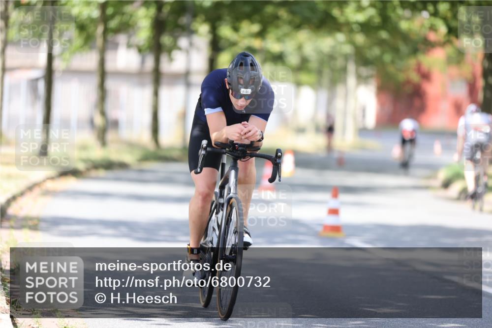 11.08.2024 - GEWOBA Citytriathlon Bremen H.Heesch http://msf.ph/oto/6800732 11.08.2024 12:00:07 Laufen  meine-sportfotos.de