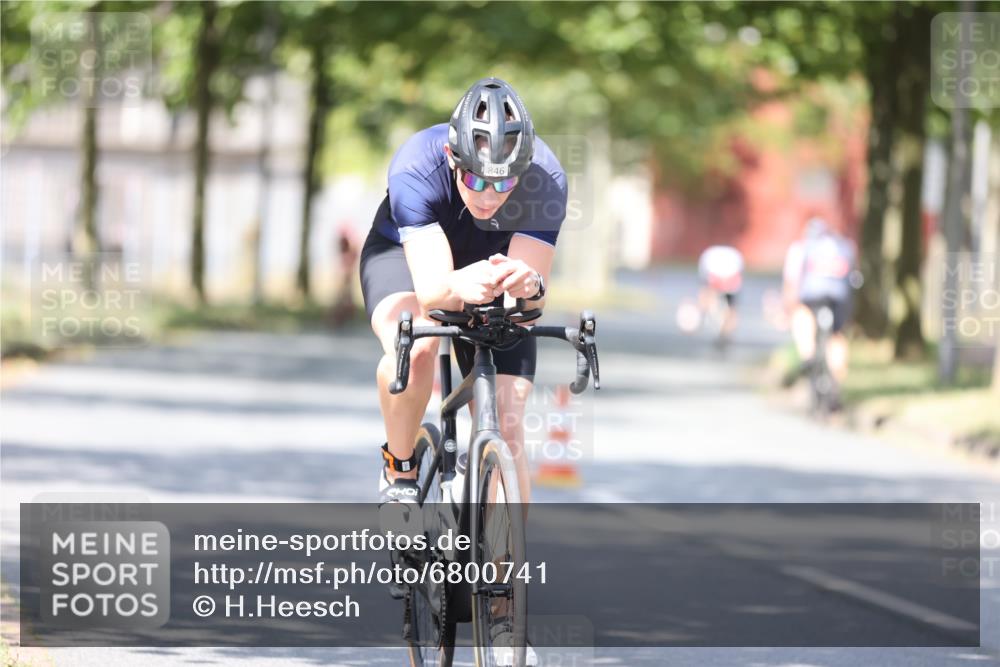 11.08.2024 - GEWOBA Citytriathlon Bremen H.Heesch http://msf.ph/oto/6800741 11.08.2024 12:00:08 Laufen  meine-sportfotos.de