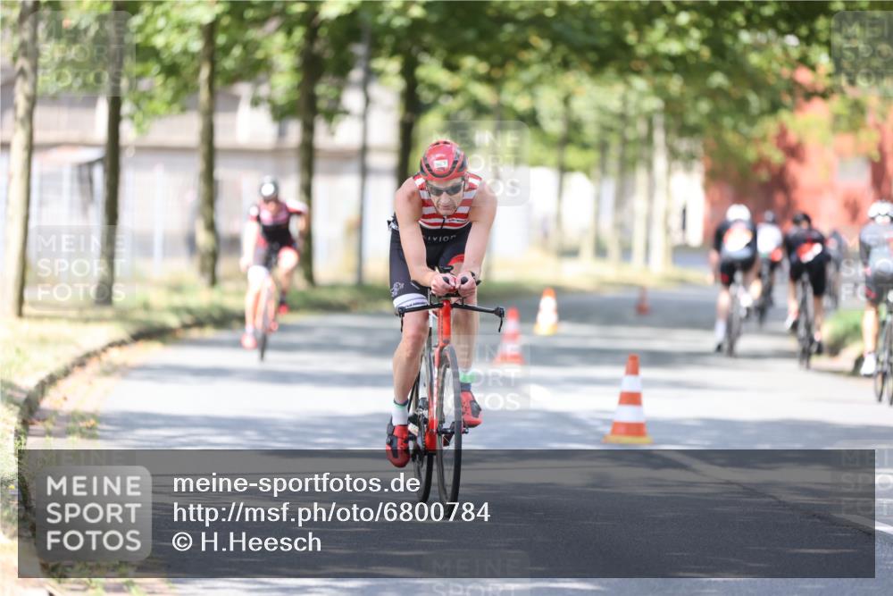 11.08.2024 - GEWOBA Citytriathlon Bremen H.Heesch http://msf.ph/oto/6800784 11.08.2024 12:00:13 Laufen  meine-sportfotos.de