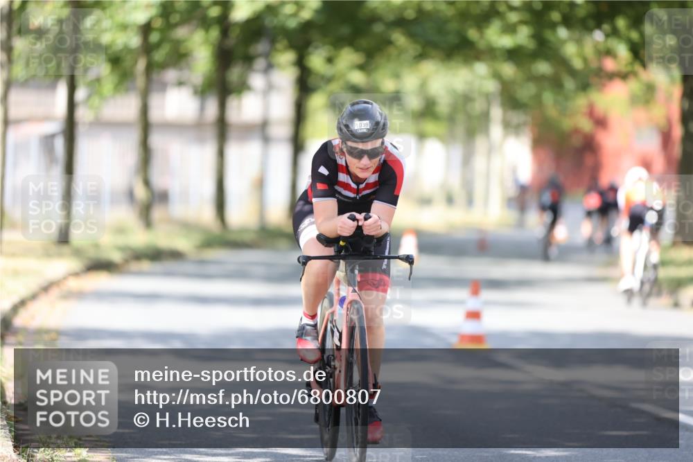 11.08.2024 - GEWOBA Citytriathlon Bremen H.Heesch http://msf.ph/oto/6800807 11.08.2024 12:00:16 Laufen  meine-sportfotos.de