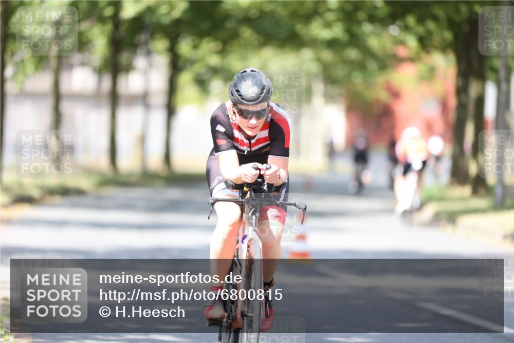 11.08.2024 - GEWOBA Citytriathlon Bremen H.Heesch http://msf.ph/oto/6800815 11.08.2024 12:00:16 Laufen  meine-sportfotos.de