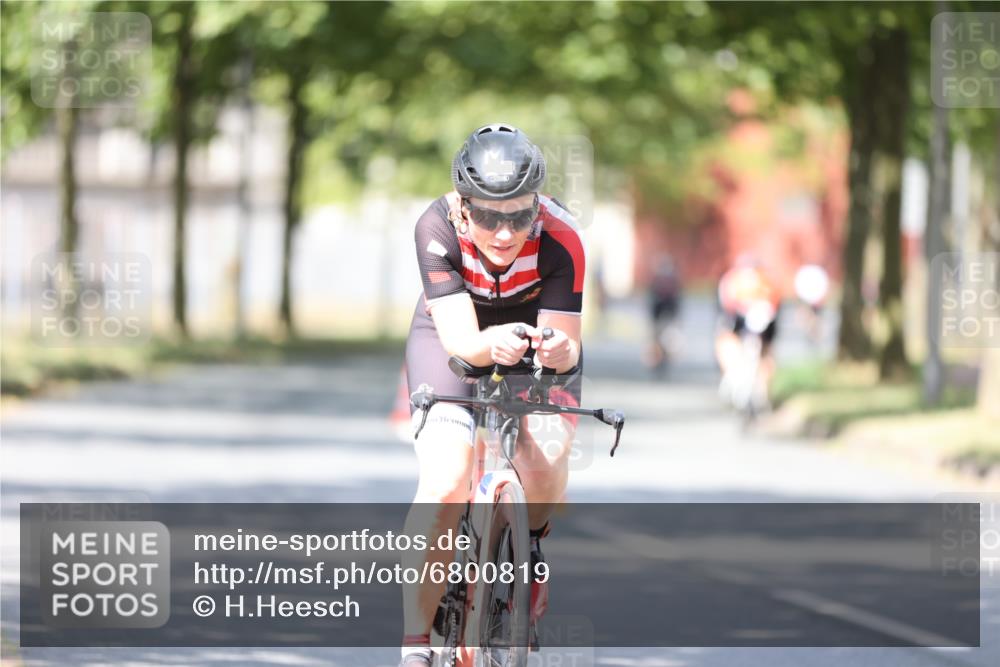 11.08.2024 - GEWOBA Citytriathlon Bremen H.Heesch http://msf.ph/oto/6800819 11.08.2024 12:00:16 Laufen  meine-sportfotos.de