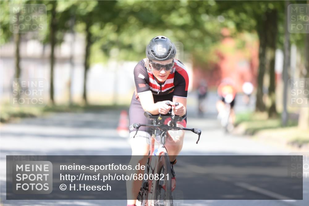 11.08.2024 - GEWOBA Citytriathlon Bremen H.Heesch http://msf.ph/oto/6800821 11.08.2024 12:00:16 Laufen  meine-sportfotos.de