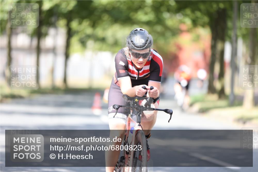 11.08.2024 - GEWOBA Citytriathlon Bremen H.Heesch http://msf.ph/oto/6800823 11.08.2024 12:00:16 Laufen  meine-sportfotos.de