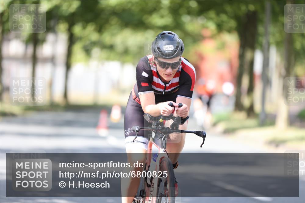 11.08.2024 - GEWOBA Citytriathlon Bremen H.Heesch http://msf.ph/oto/6800825 11.08.2024 12:00:16 Laufen  meine-sportfotos.de