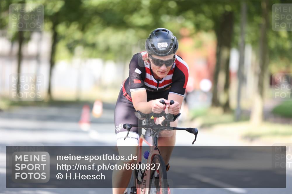 11.08.2024 - GEWOBA Citytriathlon Bremen H.Heesch http://msf.ph/oto/6800827 11.08.2024 12:00:16 Laufen  meine-sportfotos.de
