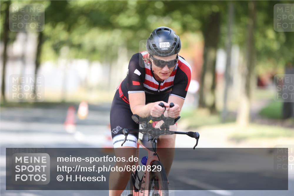 11.08.2024 - GEWOBA Citytriathlon Bremen H.Heesch http://msf.ph/oto/6800829 11.08.2024 12:00:16 Laufen  meine-sportfotos.de