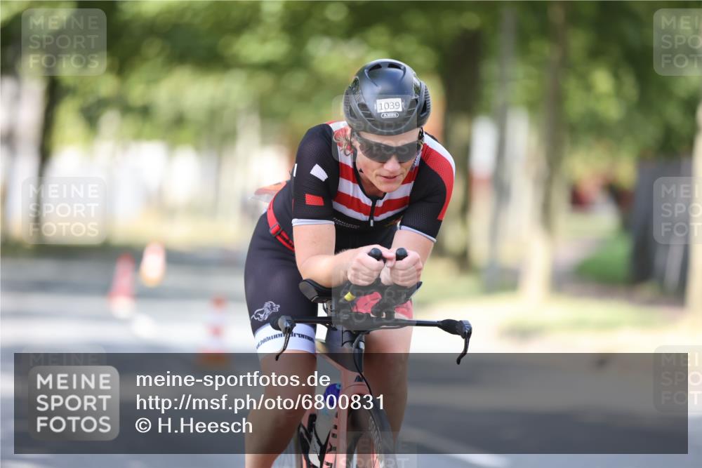 11.08.2024 - GEWOBA Citytriathlon Bremen H.Heesch http://msf.ph/oto/6800831 11.08.2024 12:00:16 Laufen  meine-sportfotos.de