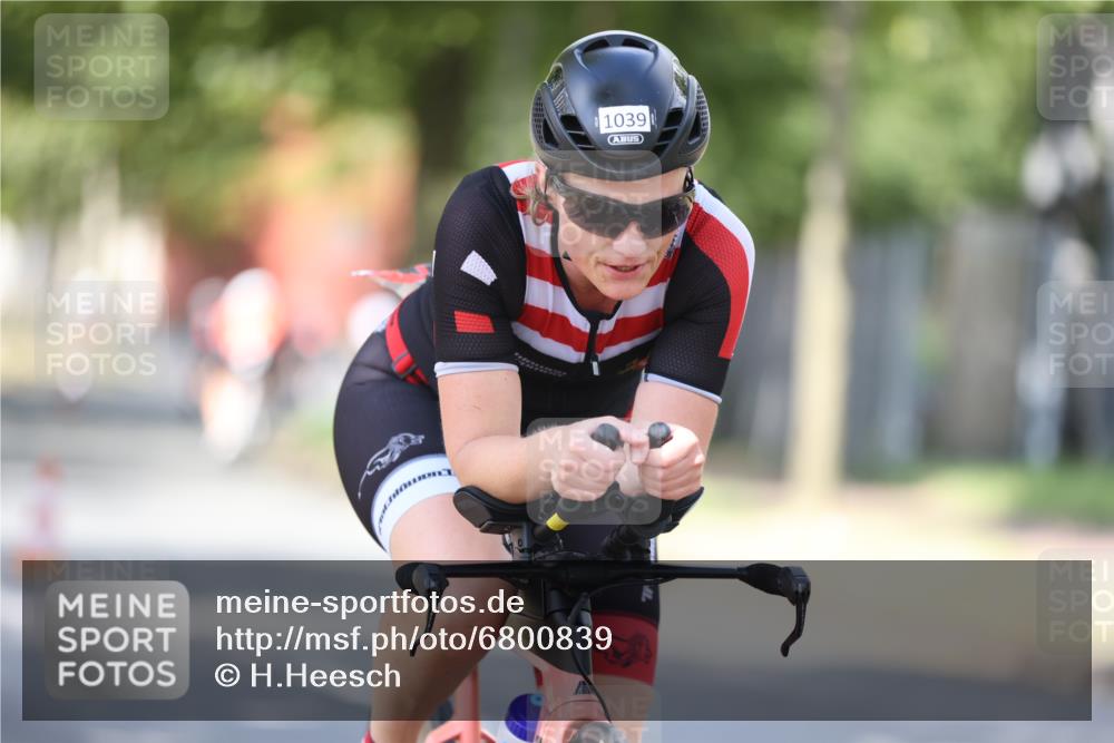 11.08.2024 - GEWOBA Citytriathlon Bremen H.Heesch http://msf.ph/oto/6800839 11.08.2024 12:00:16 Laufen  meine-sportfotos.de