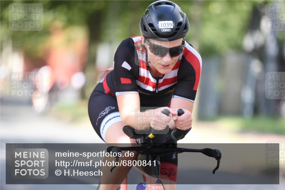 11.08.2024 - GEWOBA Citytriathlon Bremen H.Heesch http://msf.ph/oto/6800841 11.08.2024 12:00:16 Laufen  meine-sportfotos.de