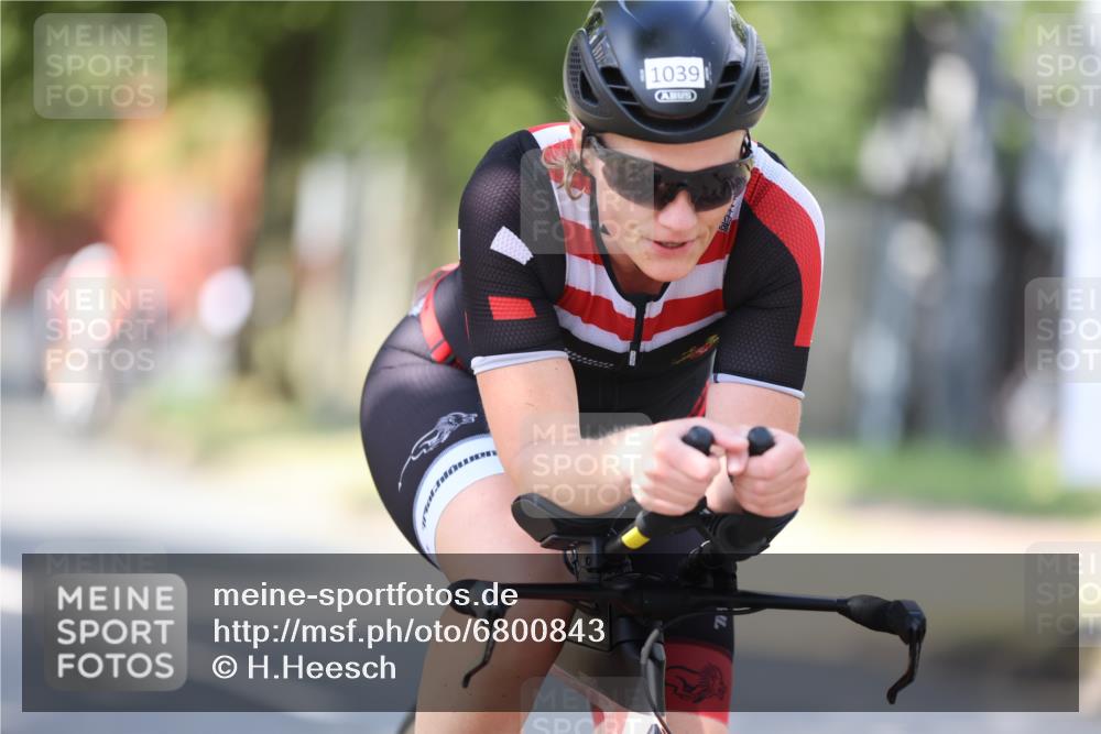 11.08.2024 - GEWOBA Citytriathlon Bremen H.Heesch http://msf.ph/oto/6800843 11.08.2024 12:00:17 Laufen  meine-sportfotos.de