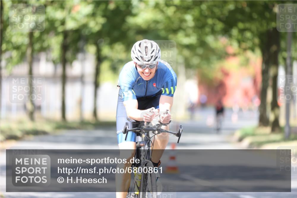 11.08.2024 - GEWOBA Citytriathlon Bremen H.Heesch http://msf.ph/oto/6800861 11.08.2024 12:00:25 Laufen  meine-sportfotos.de