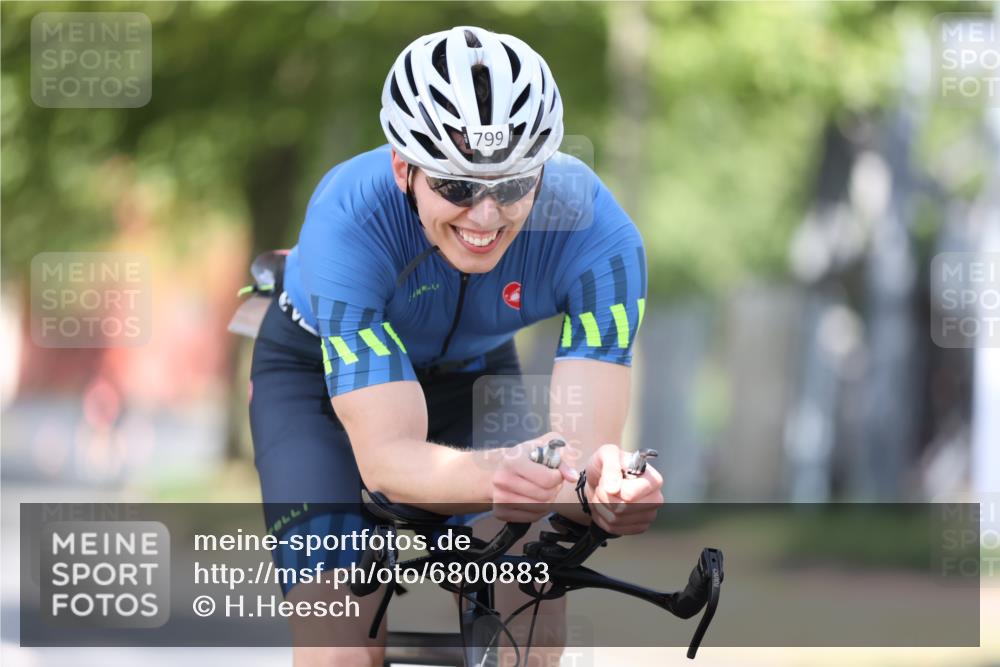 11.08.2024 - GEWOBA Citytriathlon Bremen H.Heesch http://msf.ph/oto/6800883 11.08.2024 12:00:26 Laufen  meine-sportfotos.de