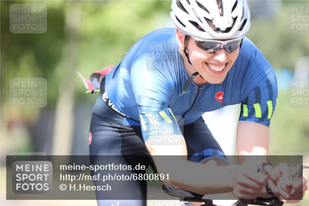 11.08.2024 - GEWOBA Citytriathlon Bremen H.Heesch http://msf.ph/oto/6800891 11.08.2024 12:00:26 Laufen  meine-sportfotos.de