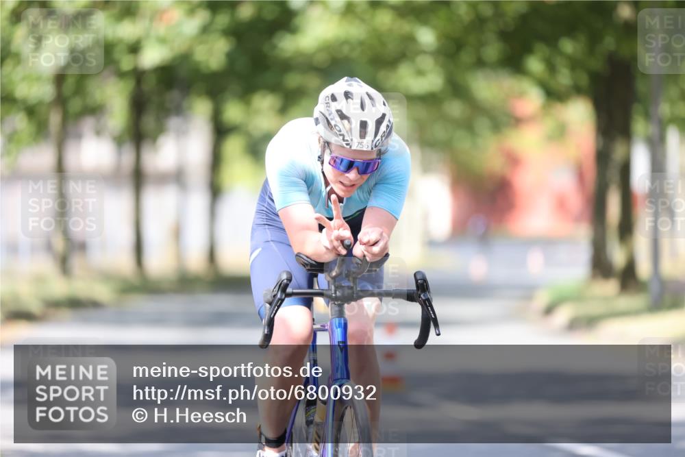 11.08.2024 - GEWOBA Citytriathlon Bremen H.Heesch http://msf.ph/oto/6800932 11.08.2024 12:00:36 Laufen  meine-sportfotos.de