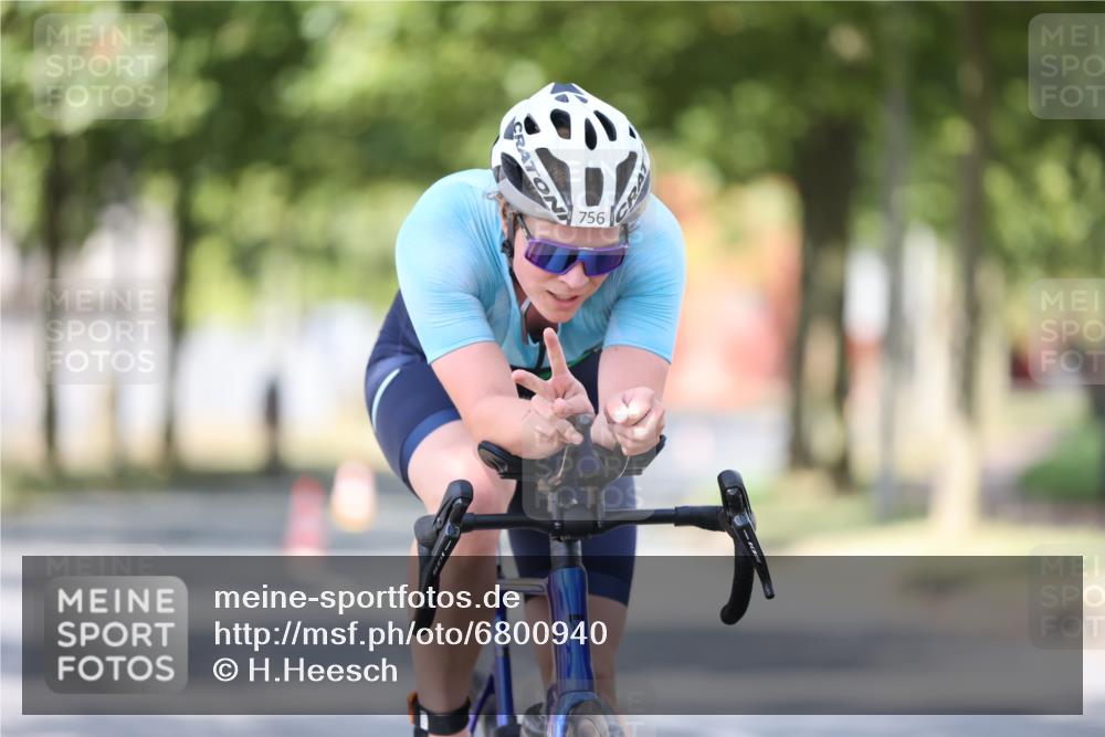 11.08.2024 - GEWOBA Citytriathlon Bremen H.Heesch http://msf.ph/oto/6800940 11.08.2024 12:00:36 Laufen  meine-sportfotos.de