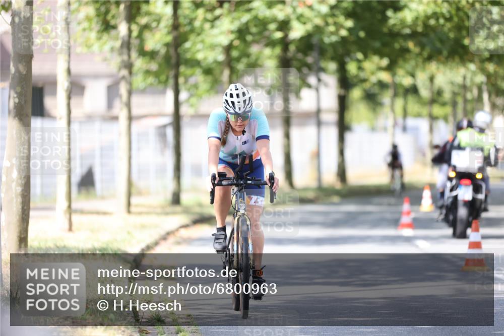 11.08.2024 - GEWOBA Citytriathlon Bremen H.Heesch http://msf.ph/oto/6800963 11.08.2024 12:00:43 Laufen  meine-sportfotos.de
