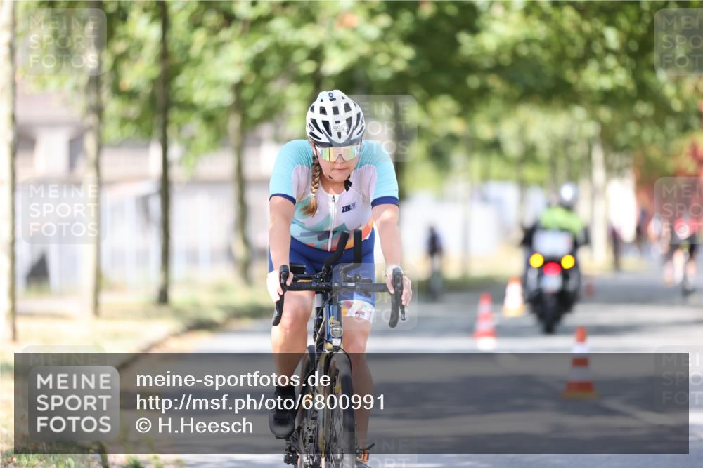 11.08.2024 - GEWOBA Citytriathlon Bremen H.Heesch http://msf.ph/oto/6800991 11.08.2024 12:00:43 Laufen  meine-sportfotos.de