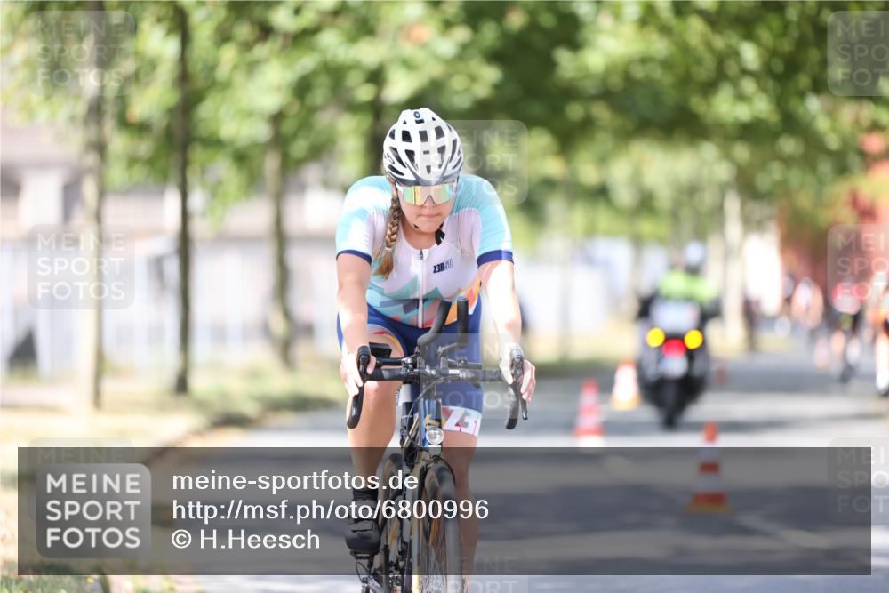 11.08.2024 - GEWOBA Citytriathlon Bremen H.Heesch http://msf.ph/oto/6800996 11.08.2024 12:00:43 Laufen  meine-sportfotos.de