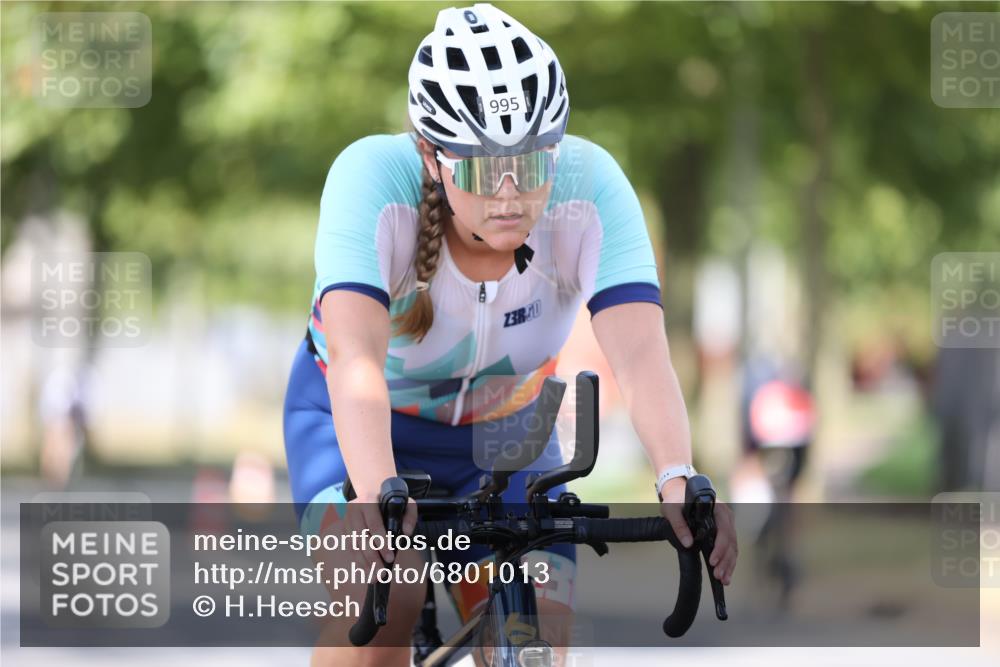 11.08.2024 - GEWOBA Citytriathlon Bremen H.Heesch http://msf.ph/oto/6801013 11.08.2024 12:00:44 Laufen  meine-sportfotos.de