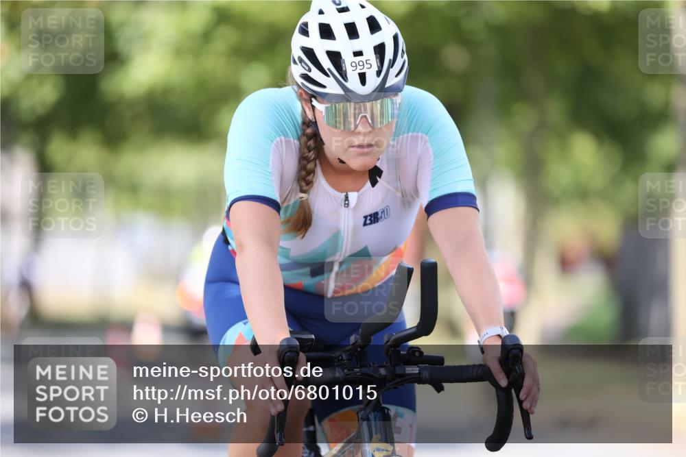 11.08.2024 - GEWOBA Citytriathlon Bremen H.Heesch http://msf.ph/oto/6801015 11.08.2024 12:00:44 Laufen  meine-sportfotos.de