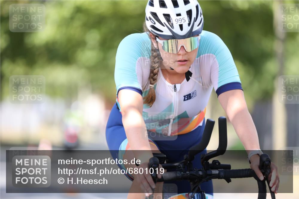 11.08.2024 - GEWOBA Citytriathlon Bremen H.Heesch http://msf.ph/oto/6801019 11.08.2024 12:00:44 Laufen  meine-sportfotos.de