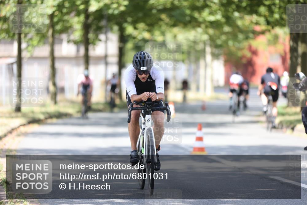 11.08.2024 - GEWOBA Citytriathlon Bremen H.Heesch http://msf.ph/oto/6801031 11.08.2024 12:00:49 Laufen  meine-sportfotos.de