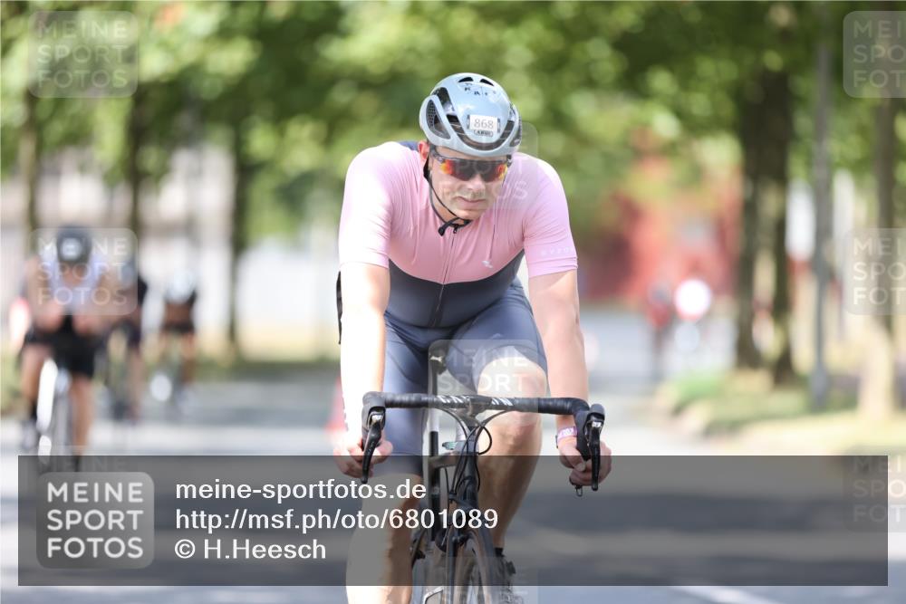 11.08.2024 - GEWOBA Citytriathlon Bremen H.Heesch http://msf.ph/oto/6801089 11.08.2024 12:00:53 Laufen  meine-sportfotos.de