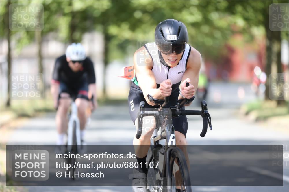 11.08.2024 - GEWOBA Citytriathlon Bremen H.Heesch http://msf.ph/oto/6801107 11.08.2024 12:00:55 Laufen  meine-sportfotos.de