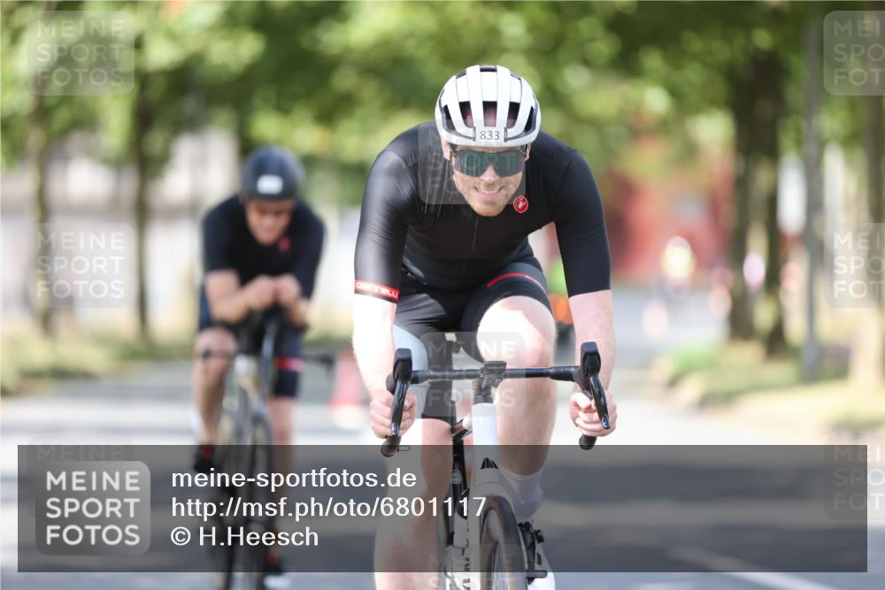 11.08.2024 - GEWOBA Citytriathlon Bremen H.Heesch http://msf.ph/oto/6801117 11.08.2024 12:00:55 Laufen  meine-sportfotos.de