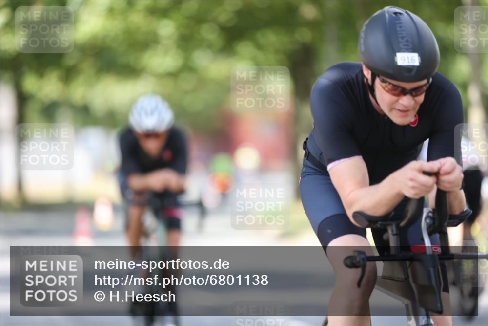 11.08.2024 - GEWOBA Citytriathlon Bremen H.Heesch http://msf.ph/oto/6801138 11.08.2024 12:00:56 Laufen  meine-sportfotos.de
